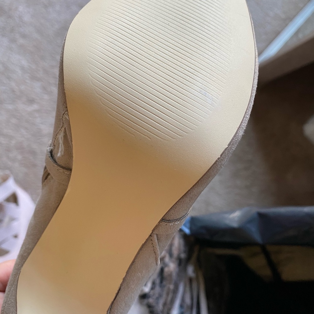 Boots - Picture 4 of 4